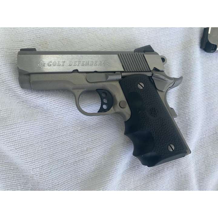 COLT DEFENDER .45 ACP