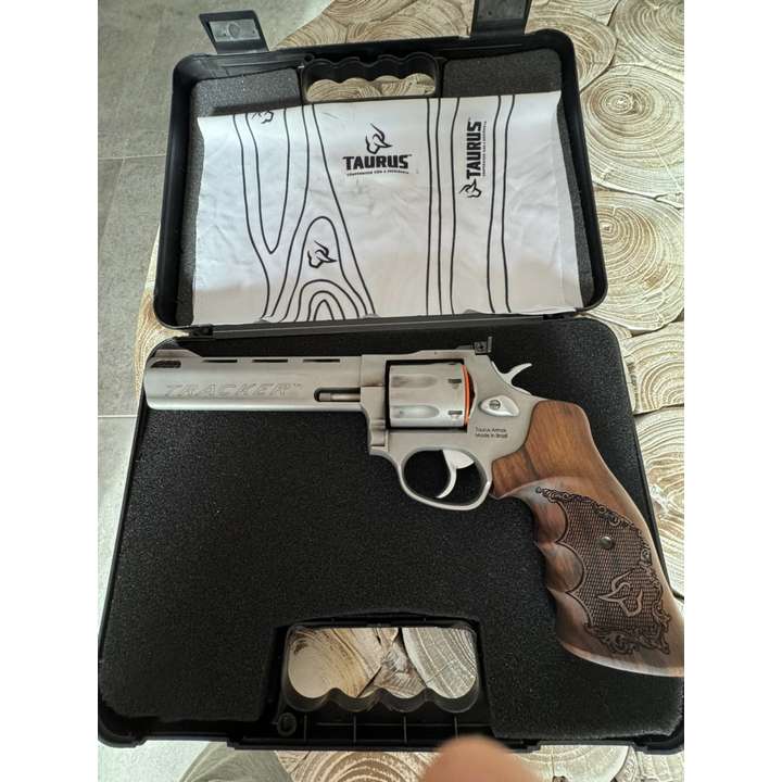 TAURUS TRACKER